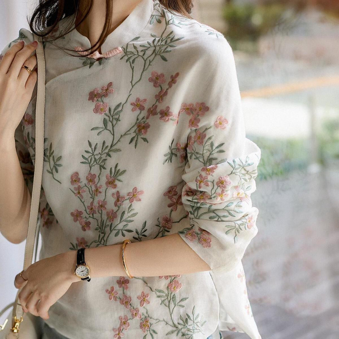 Charnette - Elegante camicia di lino ricamata per donne