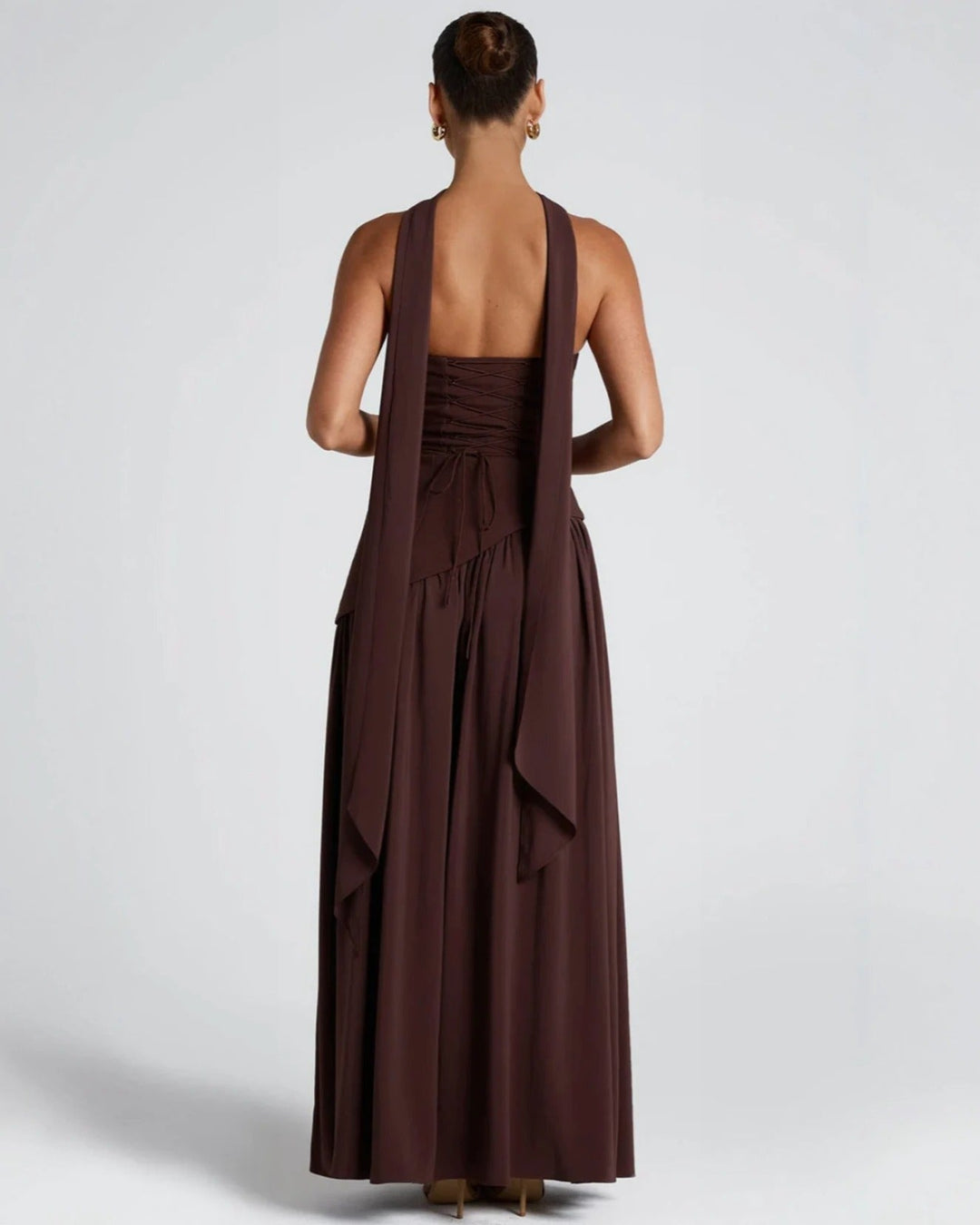 Elara™ | Abito Maxi Scultoreo con Scollo Halter e Spacco Profondo